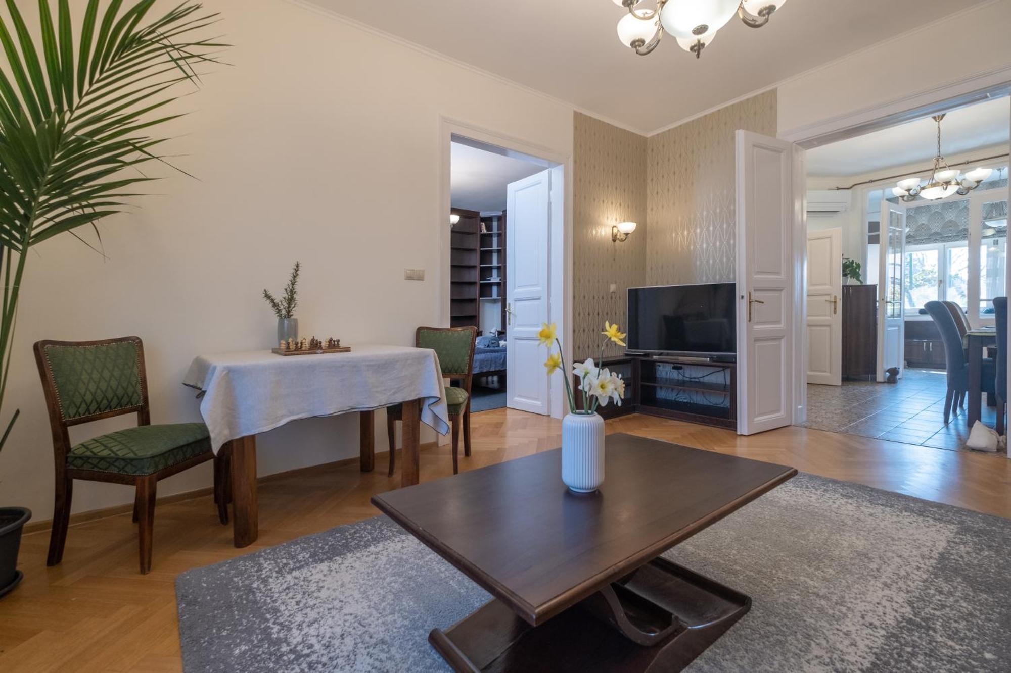 Giovanni'S Airport House Budapest Eksteriør billede