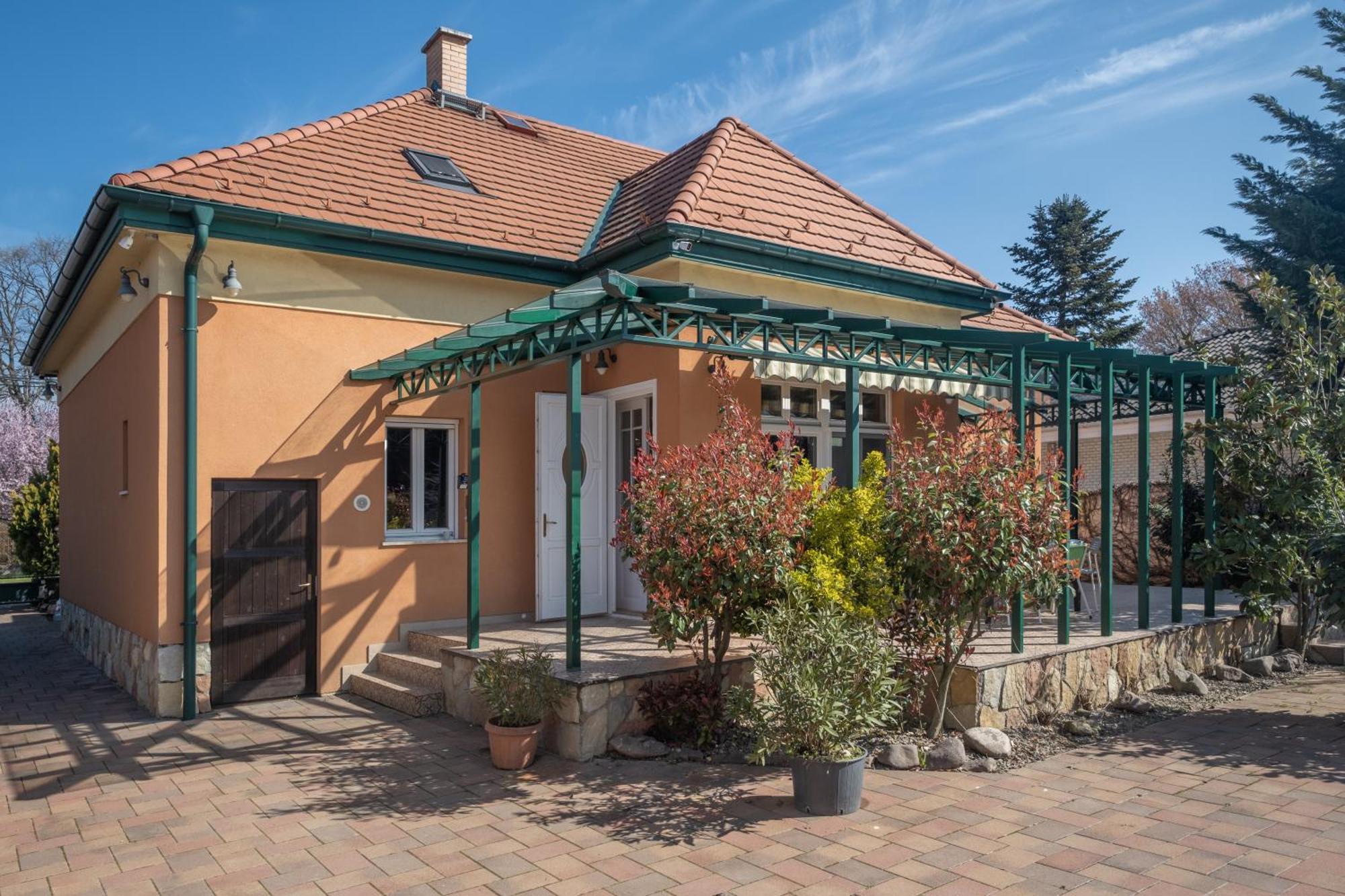 Giovanni'S Airport House Budapest Eksteriør billede